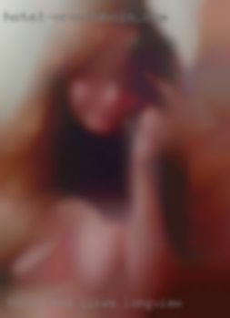 Horny and likes in Longview kissing and cuddling.