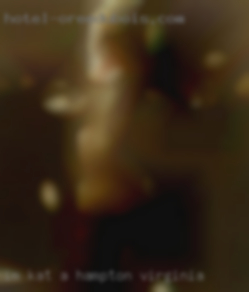 I'm Kat in Hampton, Virginia a 26 year old virgin.