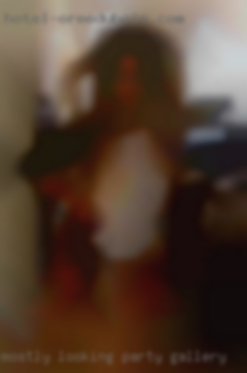 Mostly looking party gallery for females.........